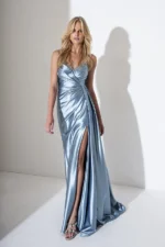 γαλάζιο μακρύ φόρεμα με στρας στο μπούστο